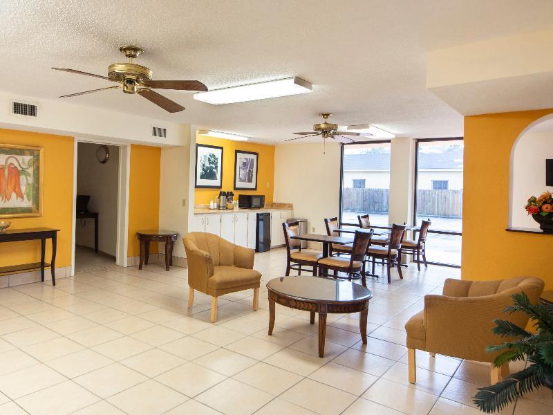 Days Inn & Suites By Wyndham Brewton מראה חיצוני תמונה