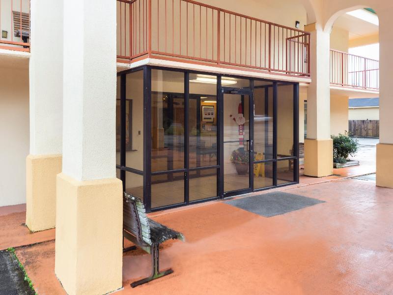 Days Inn & Suites By Wyndham Brewton מראה חיצוני תמונה
