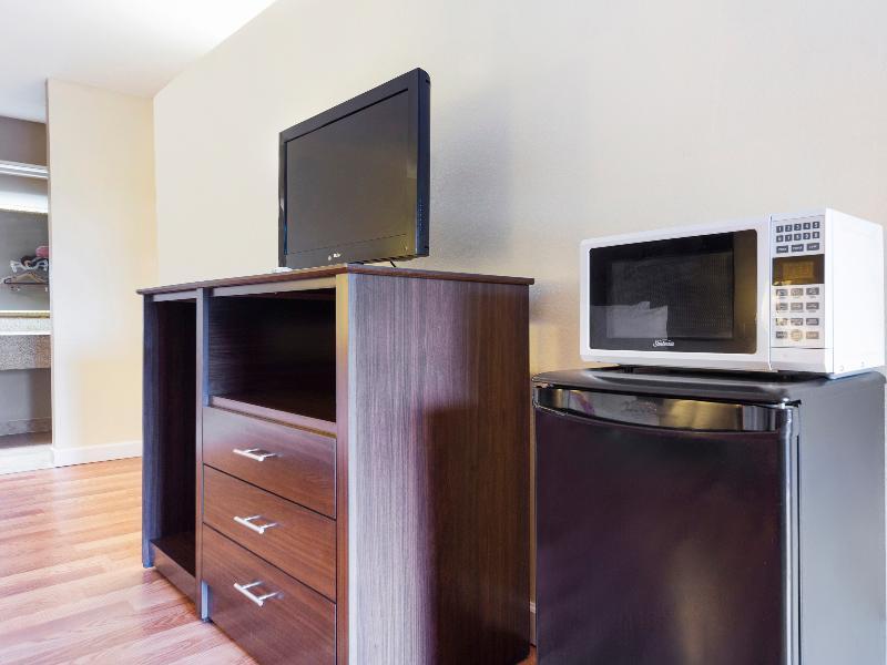 Days Inn & Suites By Wyndham Brewton מראה חיצוני תמונה