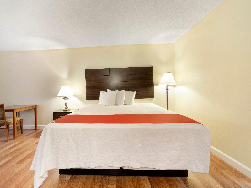 Days Inn & Suites By Wyndham Brewton מראה חיצוני תמונה
